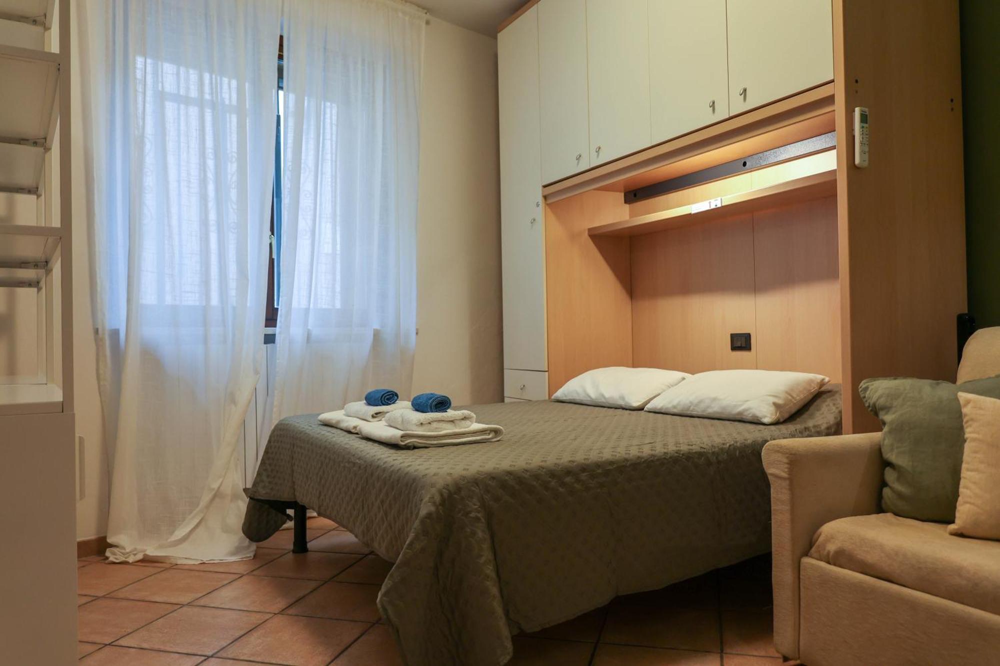 Nel Centro Di Desenzano Lägenhet Desenzano del Garda Exteriör bild